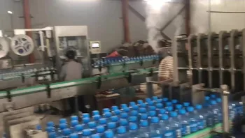 Полноавтоматическая линия за бутилиране на вода решение на производствена линия за бутилиране на вода